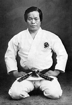 http://shihannaghavi.persiangig.com/image/bozorghane-karate/Teruo%20Hayashi.jpg